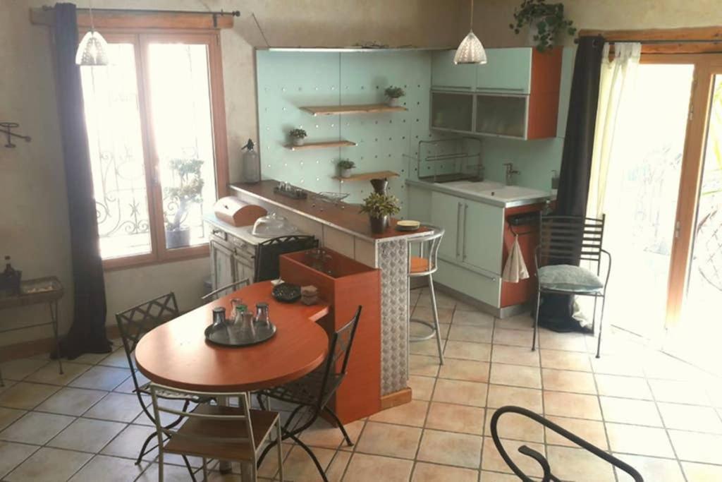 Joli Loft Dans Village Pittoresque Péret Buitenkant foto