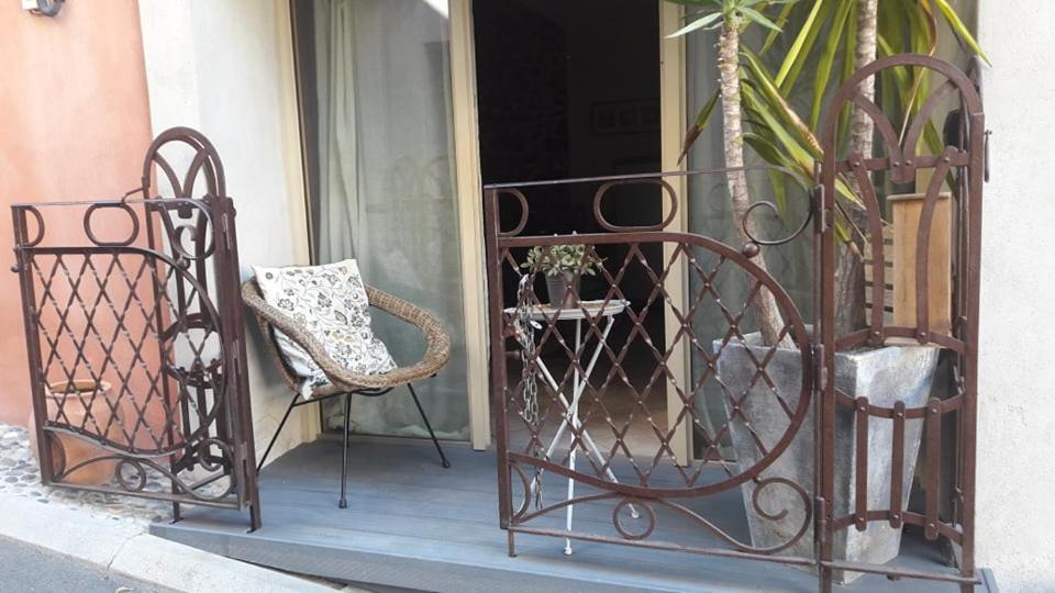 Joli Loft Dans Village Pittoresque Péret Buitenkant foto